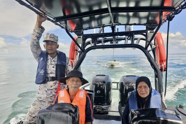 Suami isteri warga emas berhadapan detik cemas bot dinaiki hanyut ke perairan Filipina